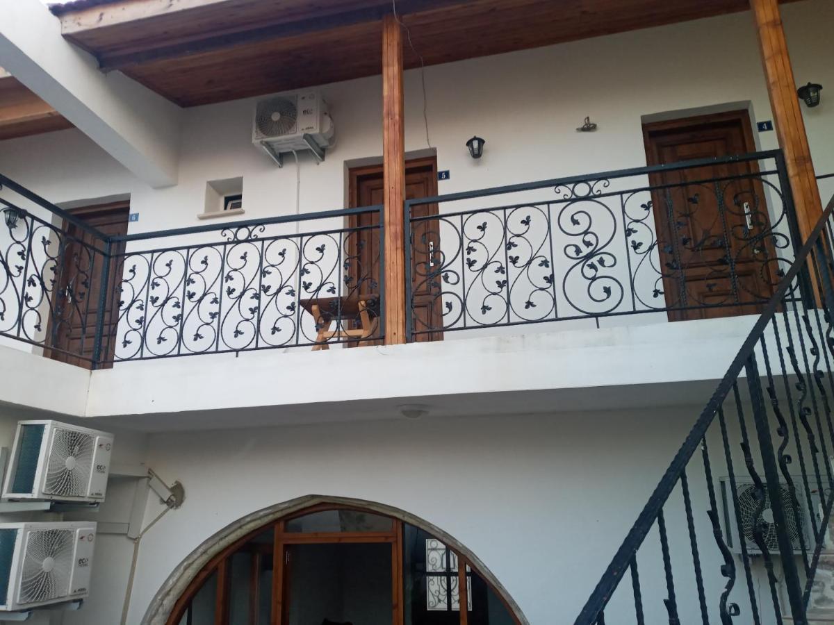 Magic Moon Guest House Famagusta  Buitenkant foto
