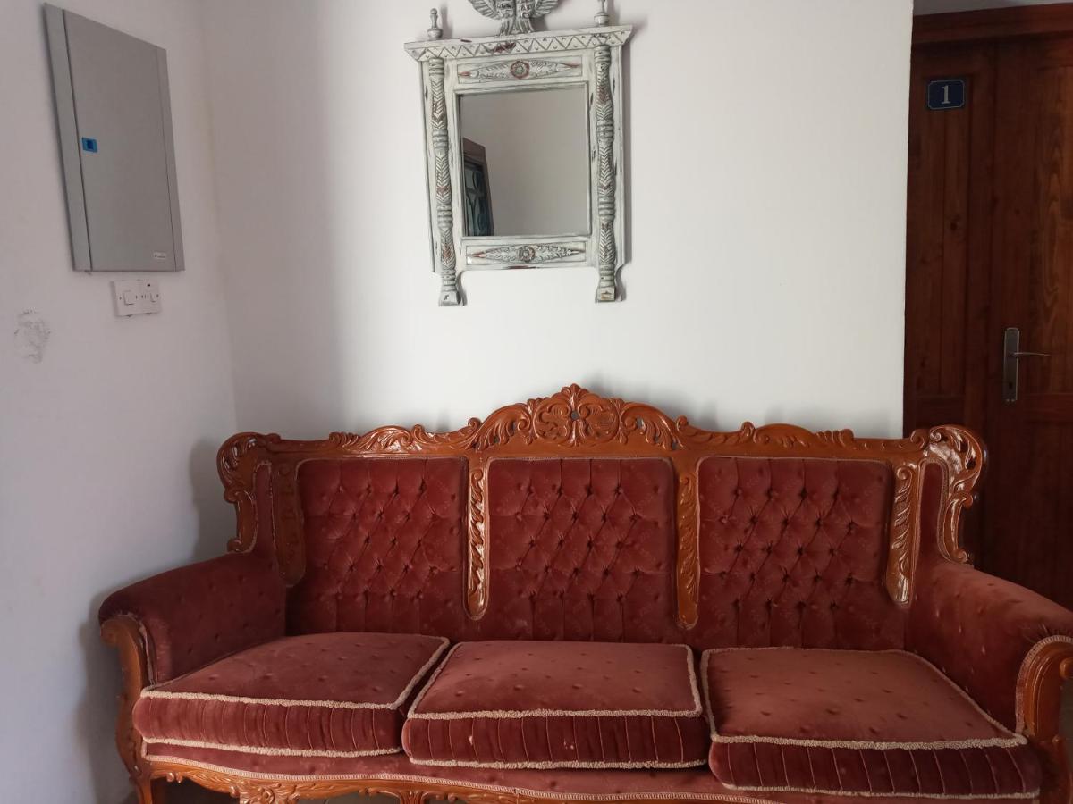 Magic Moon Guest House Famagusta  Buitenkant foto