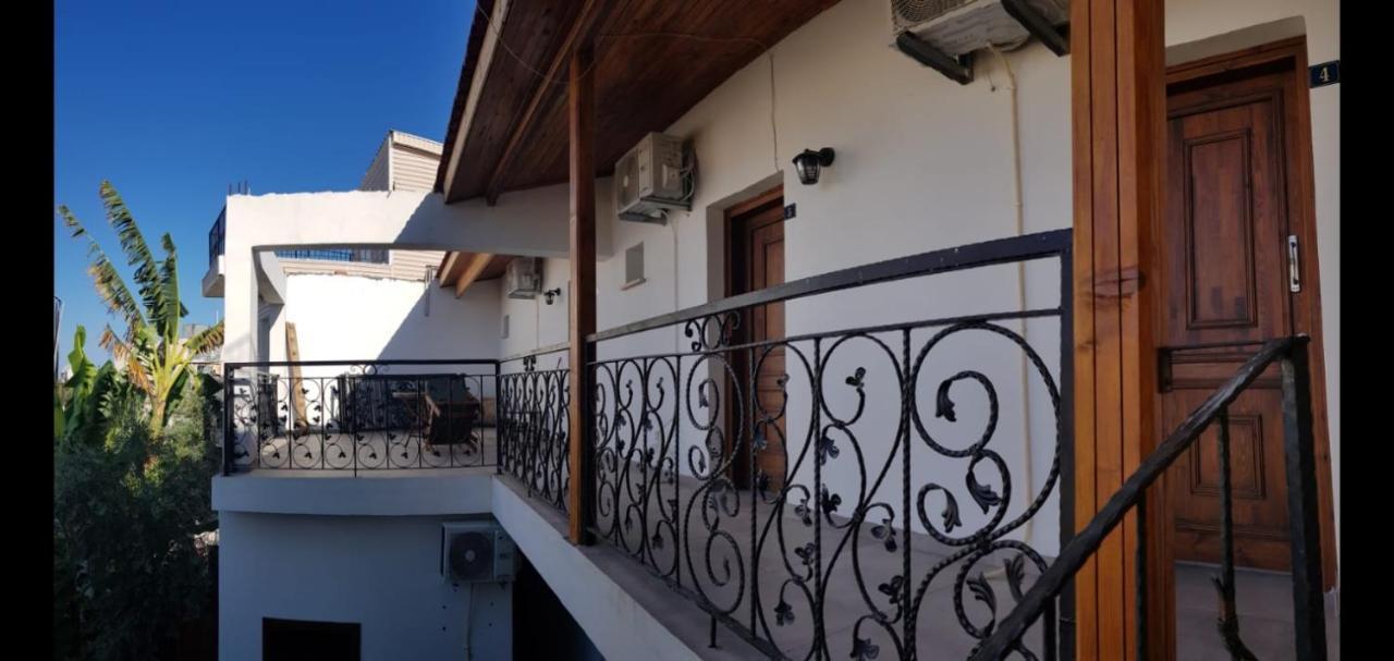 Magic Moon Guest House Famagusta  Buitenkant foto