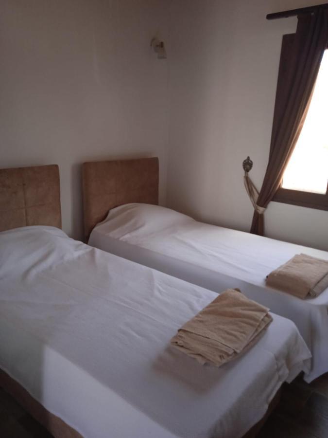 Magic Moon Guest House Famagusta  Buitenkant foto