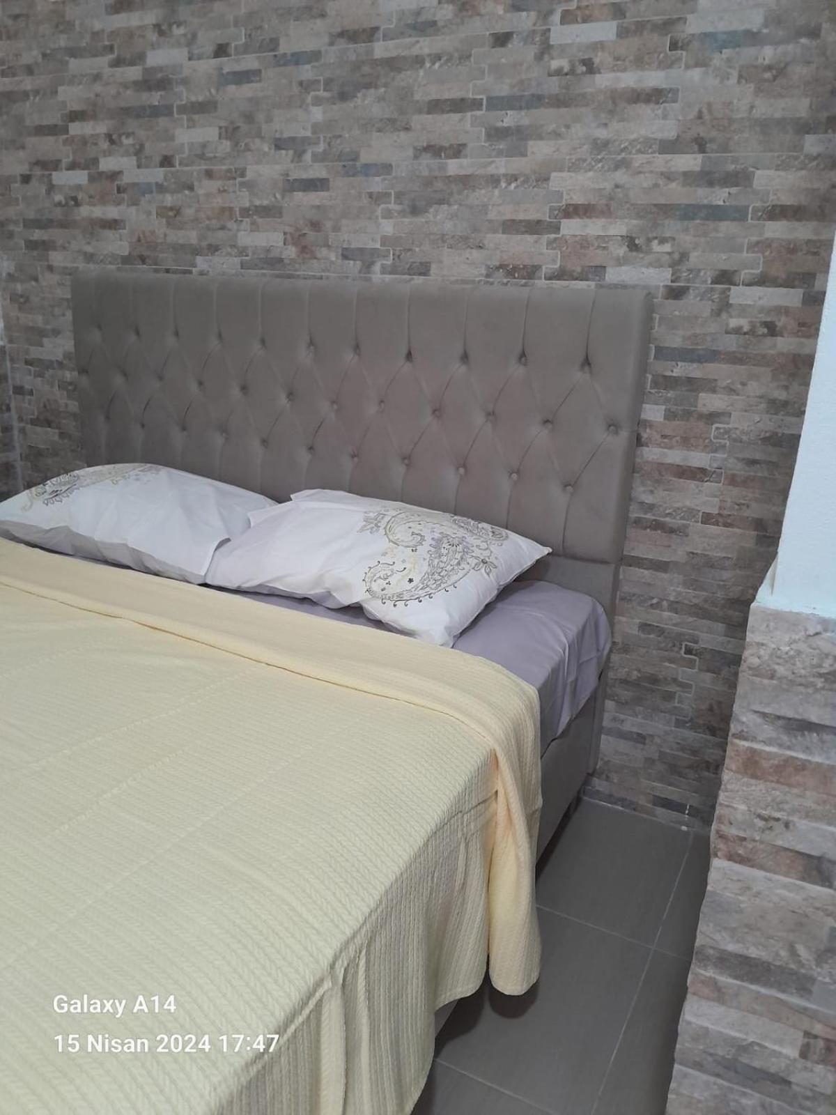 Magic Moon Guest House Famagusta  Buitenkant foto