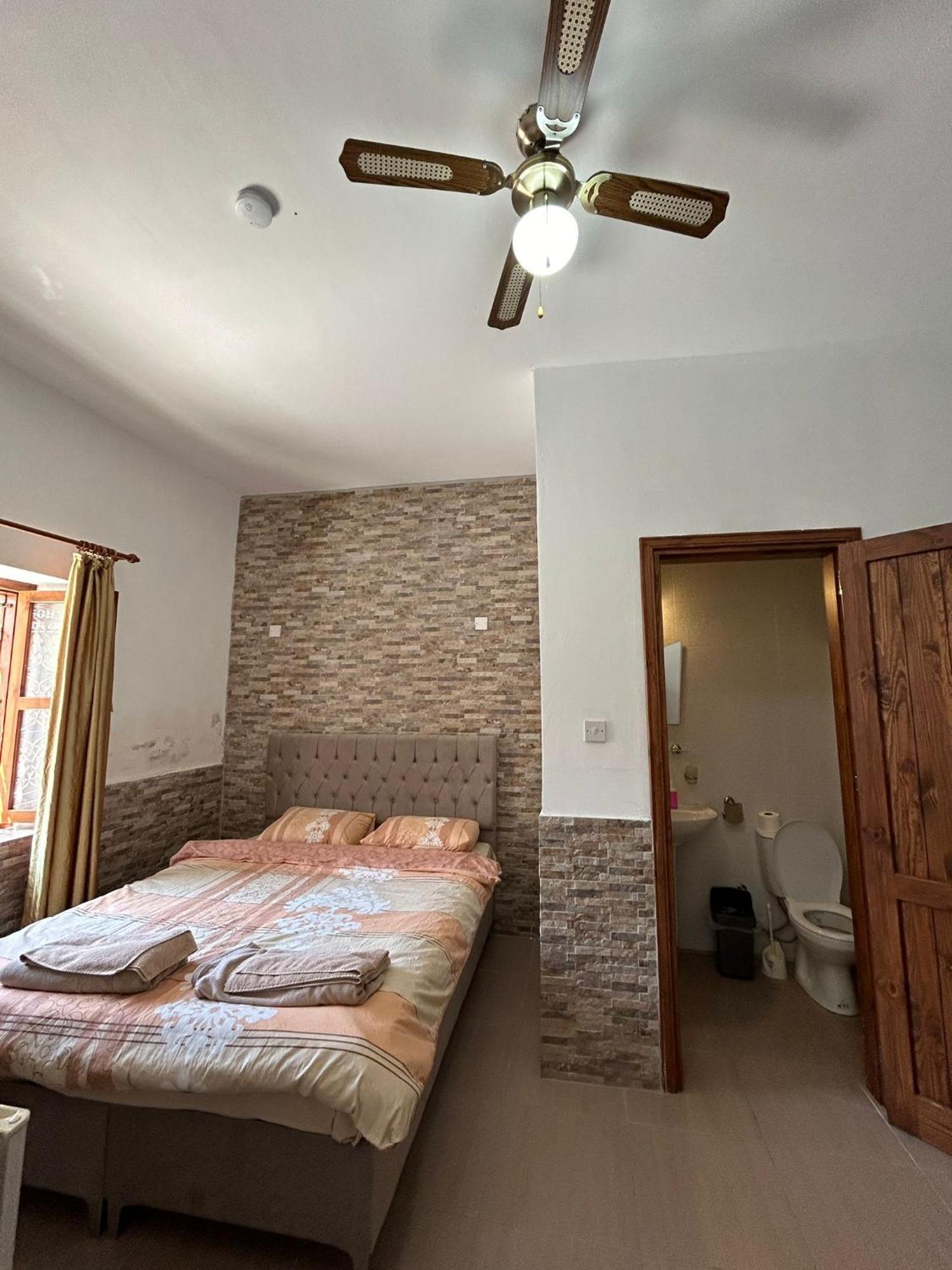 Magic Moon Guest House Famagusta  Buitenkant foto