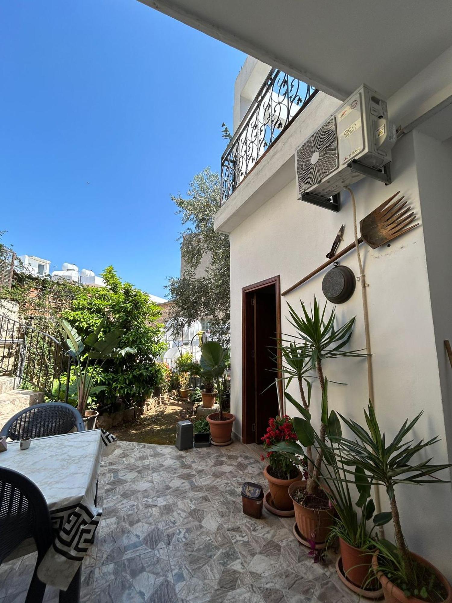 Magic Moon Guest House Famagusta  Buitenkant foto