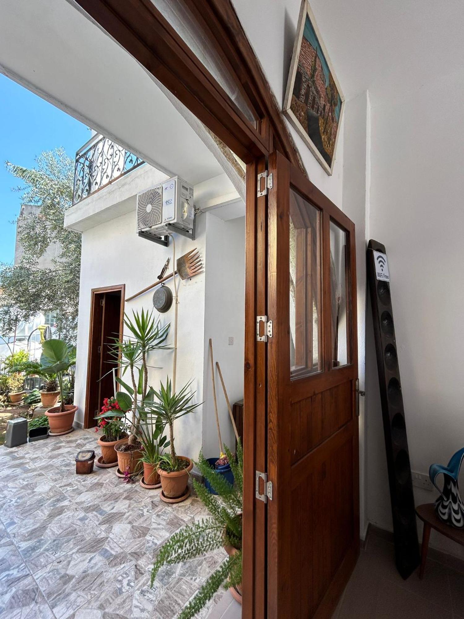 Magic Moon Guest House Famagusta  Buitenkant foto