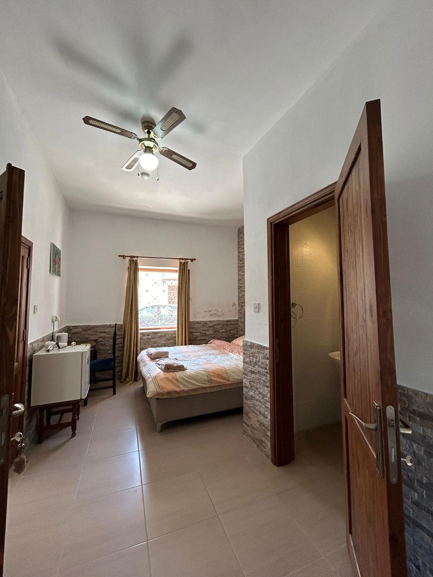 Magic Moon Guest House Famagusta  Buitenkant foto
