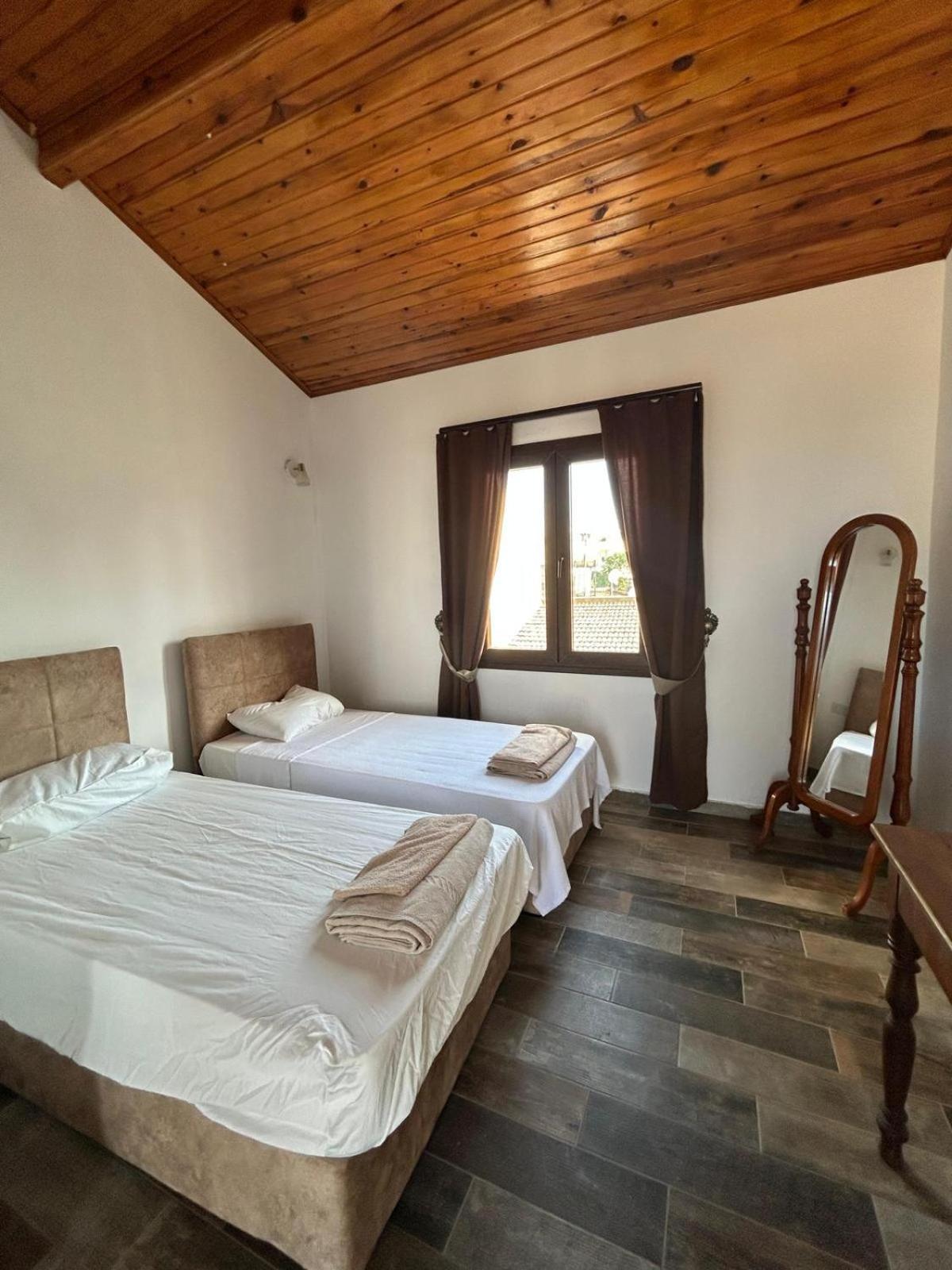 Magic Moon Guest House Famagusta  Buitenkant foto